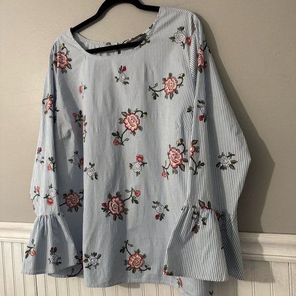 Alexander Jordan Women’s Blouse Long Ruffle Bell Sleeve Pinstripe Floral Size 1X - Picture 2 of 7